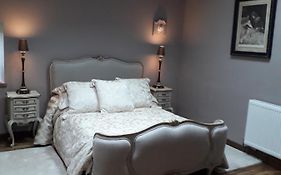 Le Magnoux Peaceful Retreat